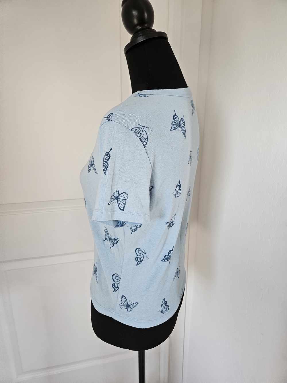 Women's Light Blue Butterfly Print Short Sleeve Tee size S - Picture 10 of 11